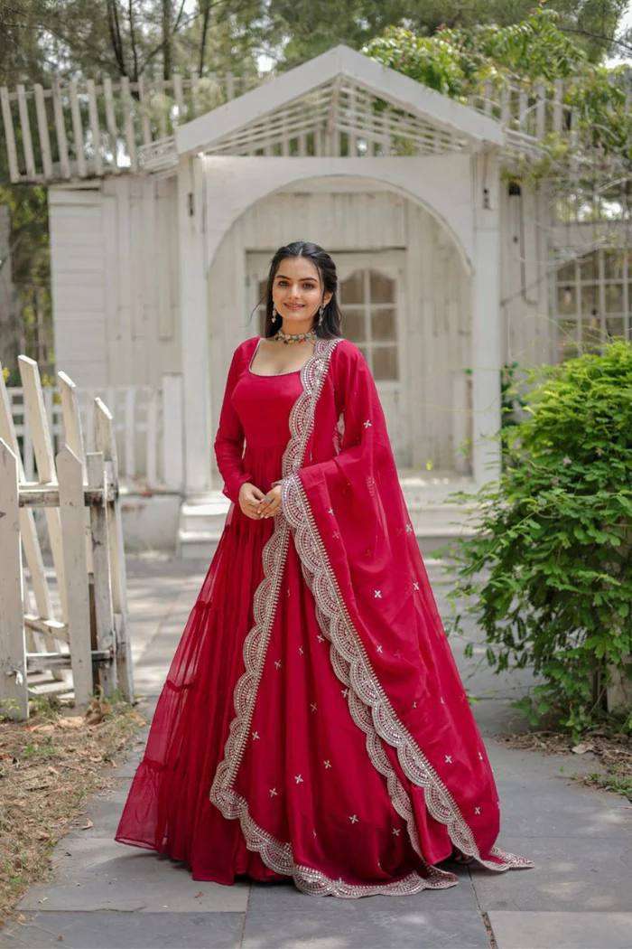DC G38 GOWN SET