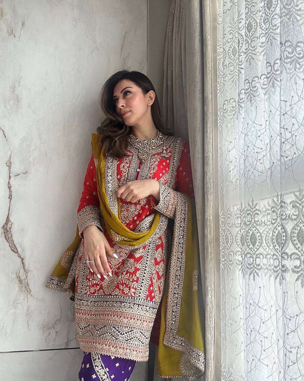 LC 1192 PAKISTANI STYLE SUIT