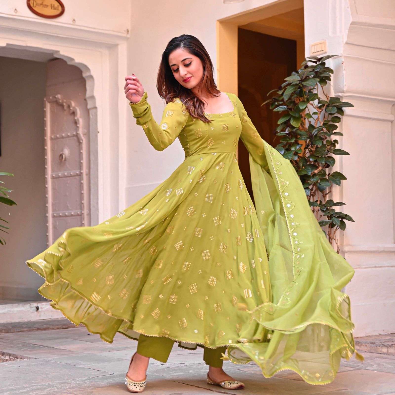 NF 1025 GOWN DUPATTA