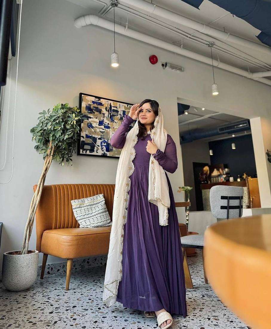 PD 1045 GOWN SET