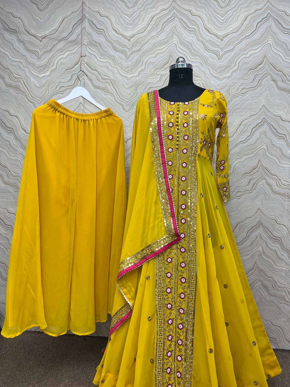 DHK 1272 GOWN SET