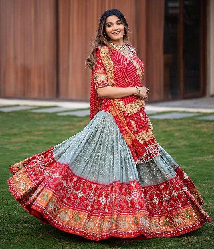 LC 703 LEHENGA CHOLI