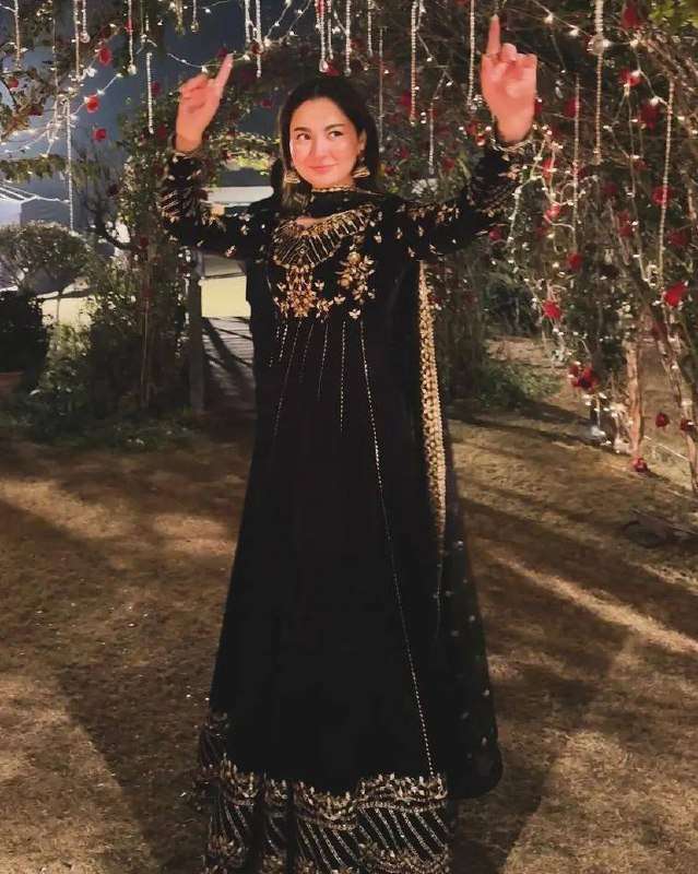 LC 1220 GOWN DUPATTA