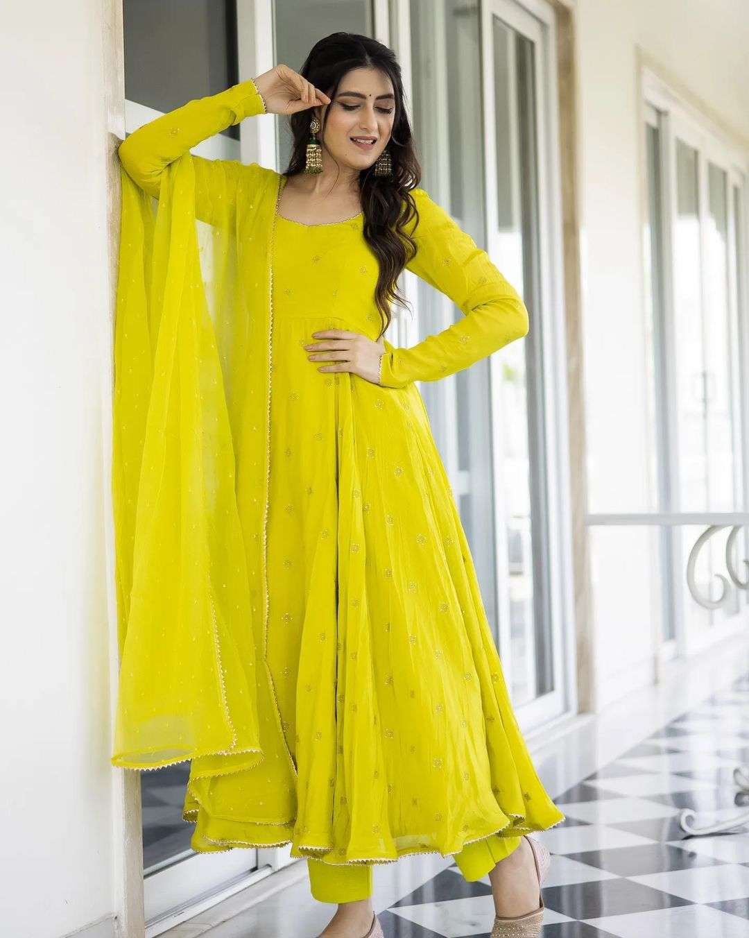 SRK 5076 GOWN SET