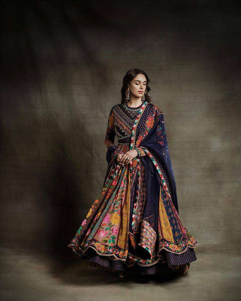 LC 1241 GOWN DUPATTA