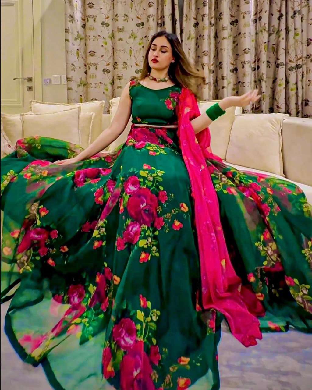 SC 201 LEHENGA CHOLI