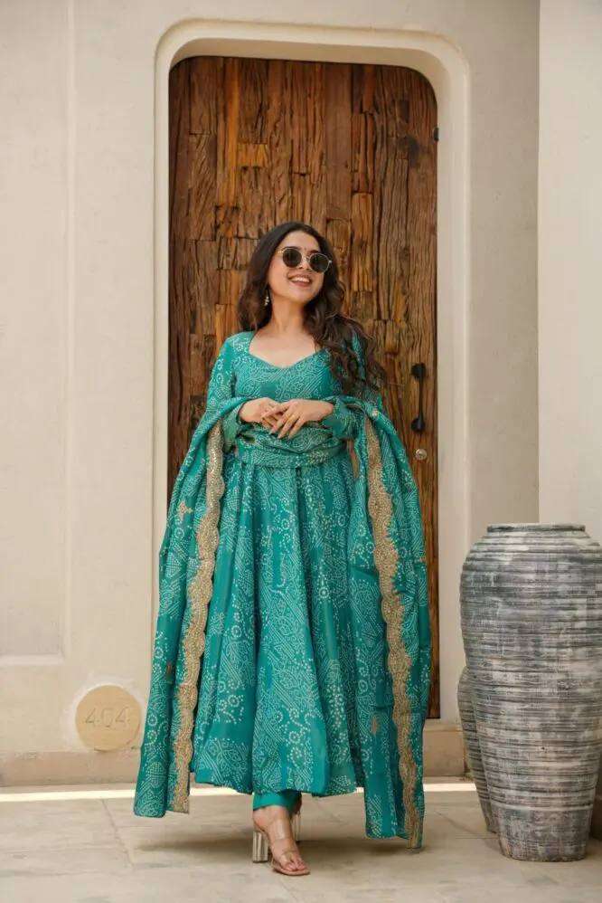 AD 172 GOWN SET 
