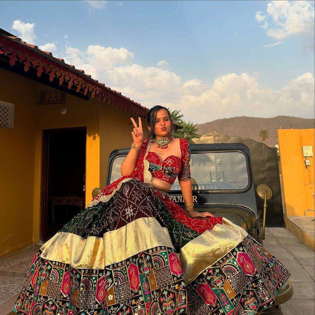 ALC 069 LEHENGA CHOLI