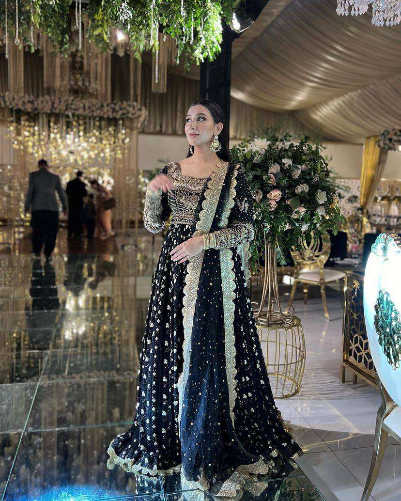 LC 1288 GOWN SET