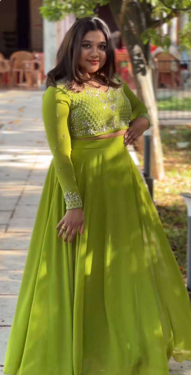 PC 466 MEHANDI FUNCTION WEDDING WEAR LEHENGA CHOLI