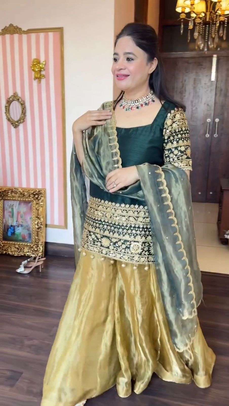 LG 2054 SILK BEAUTIFUL DESIGNER LOOK PARTY WEAR LADIES SUIT