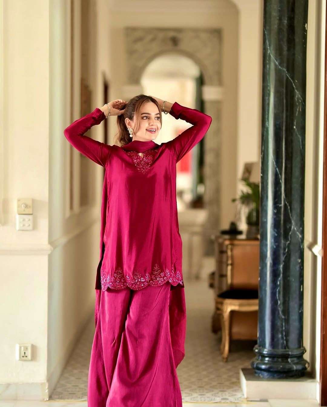 JF 006 SILK BEAUTIFUL DESIGNER LOOK PARTY WEAR LADIES SUIT