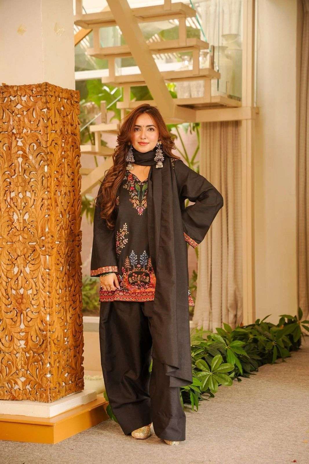 LG 2102 ROMAN SILK BEAUTIFUL DESIGNER LOOK PARTY LADIES TOP SALWAAR WITH DUPATTA 