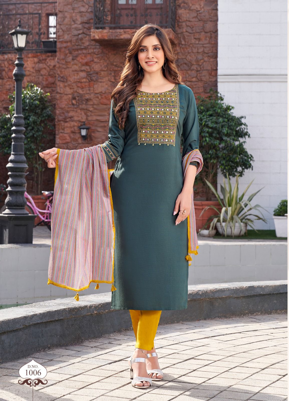 WOOGLEE VAANI RAYON LADIES KURTI COMBO SET 