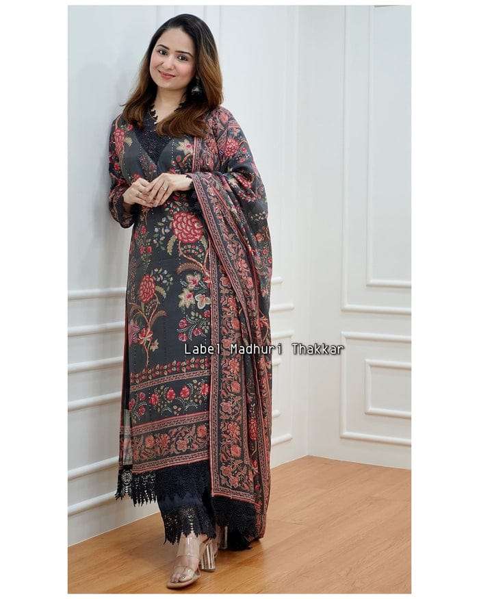 AKD BLACK READYMADE SUIT