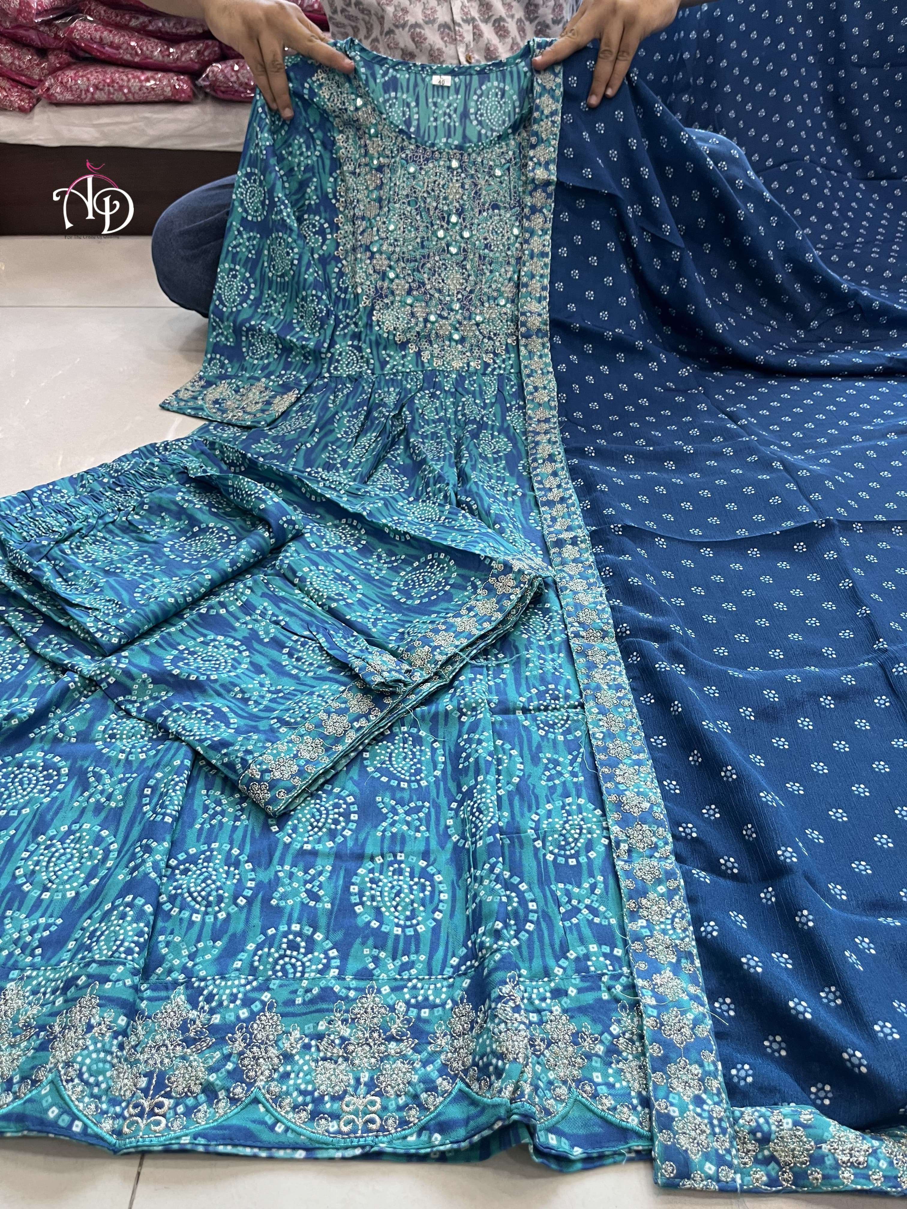 AKD FESTIV KURTI SET