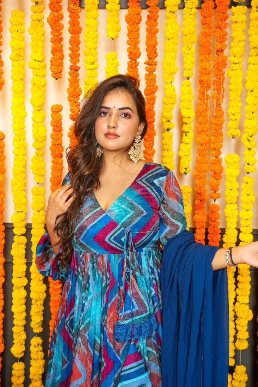 DC G33 ANARKALI KURTI SET