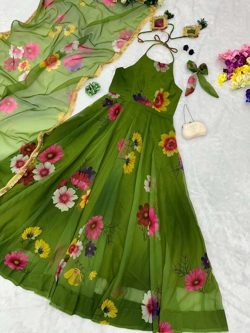 SC 147 GOWN SET