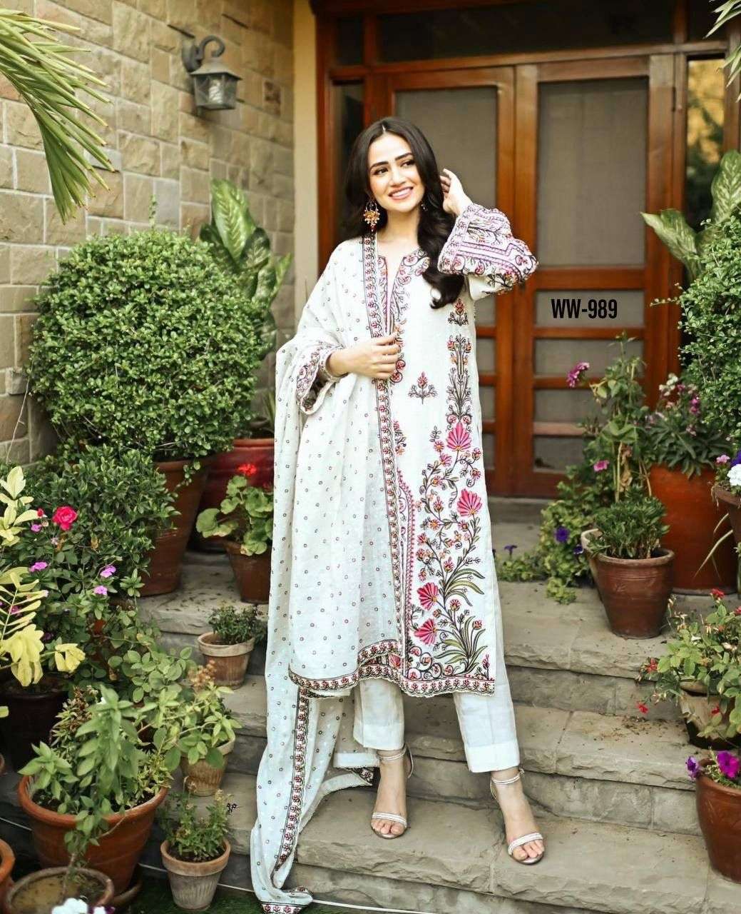 BE 989 PAKISTANI STYLE SUIT