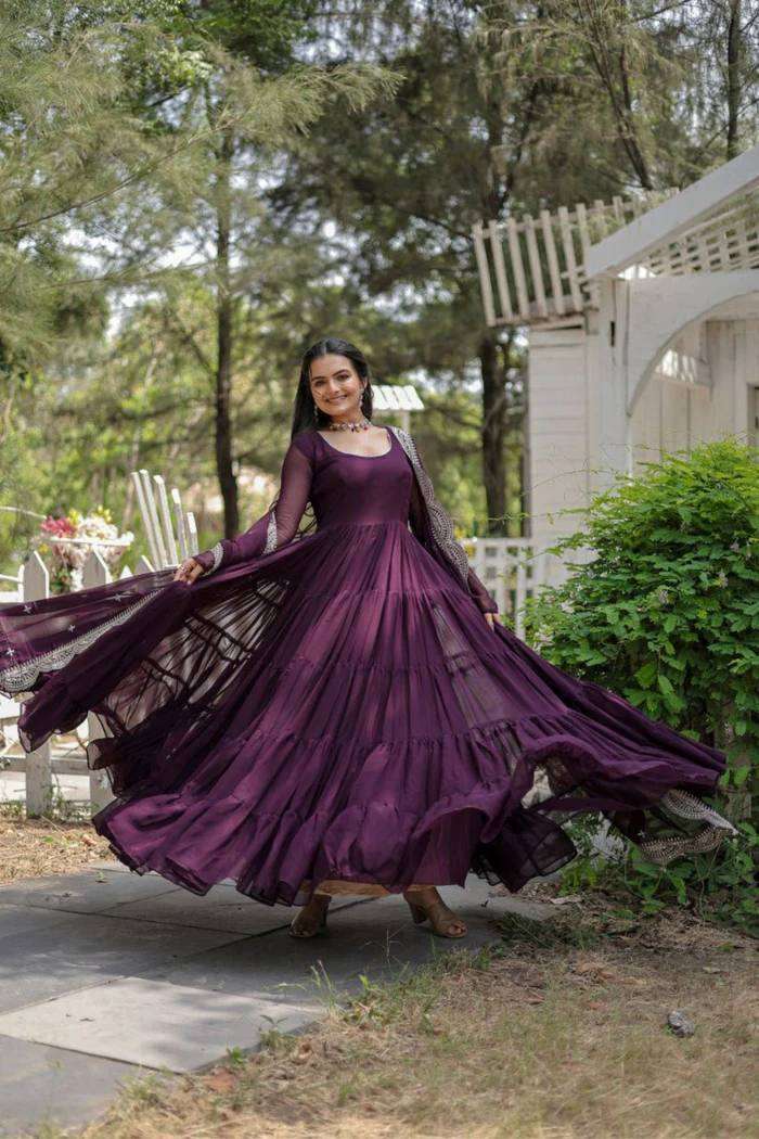 DC G38 GOWN SET