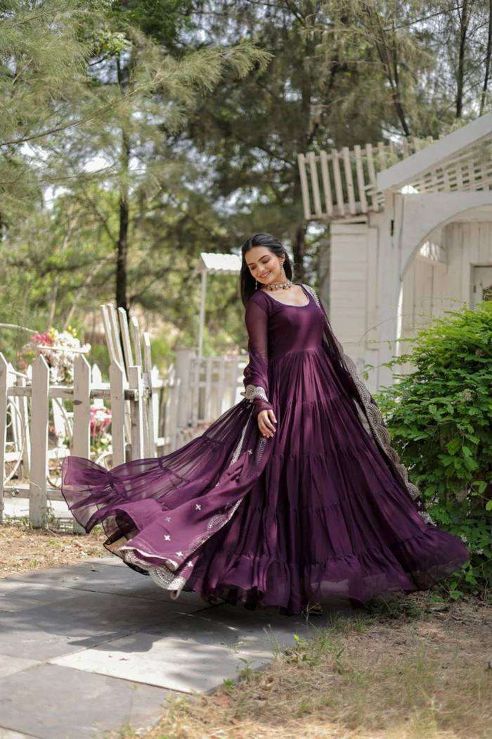 DC G38 GOWN SET