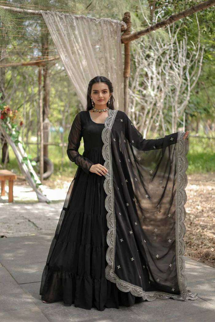 DC G38 GOWN SET