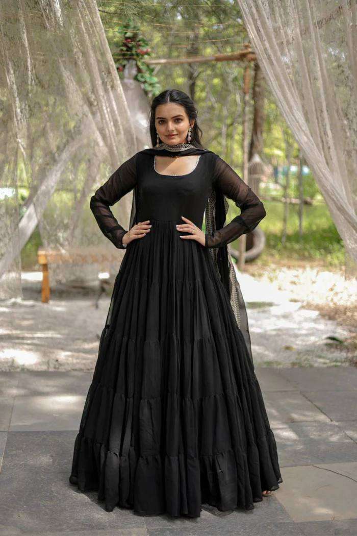 DC G38 GOWN SET