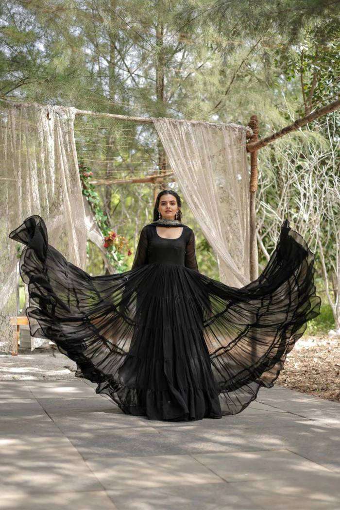 DC G38 GOWN SET