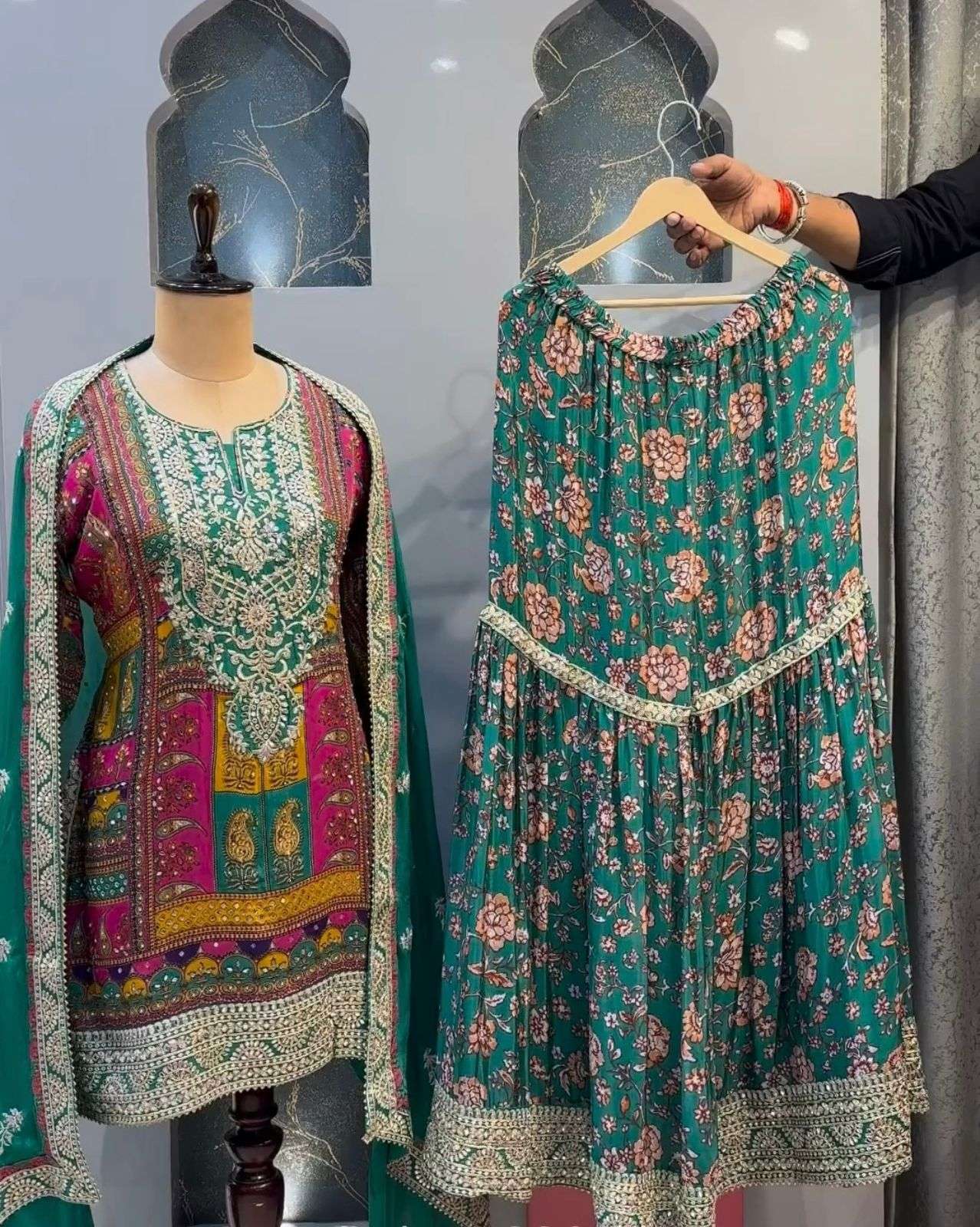 FD 7812 SHARARA SUIT