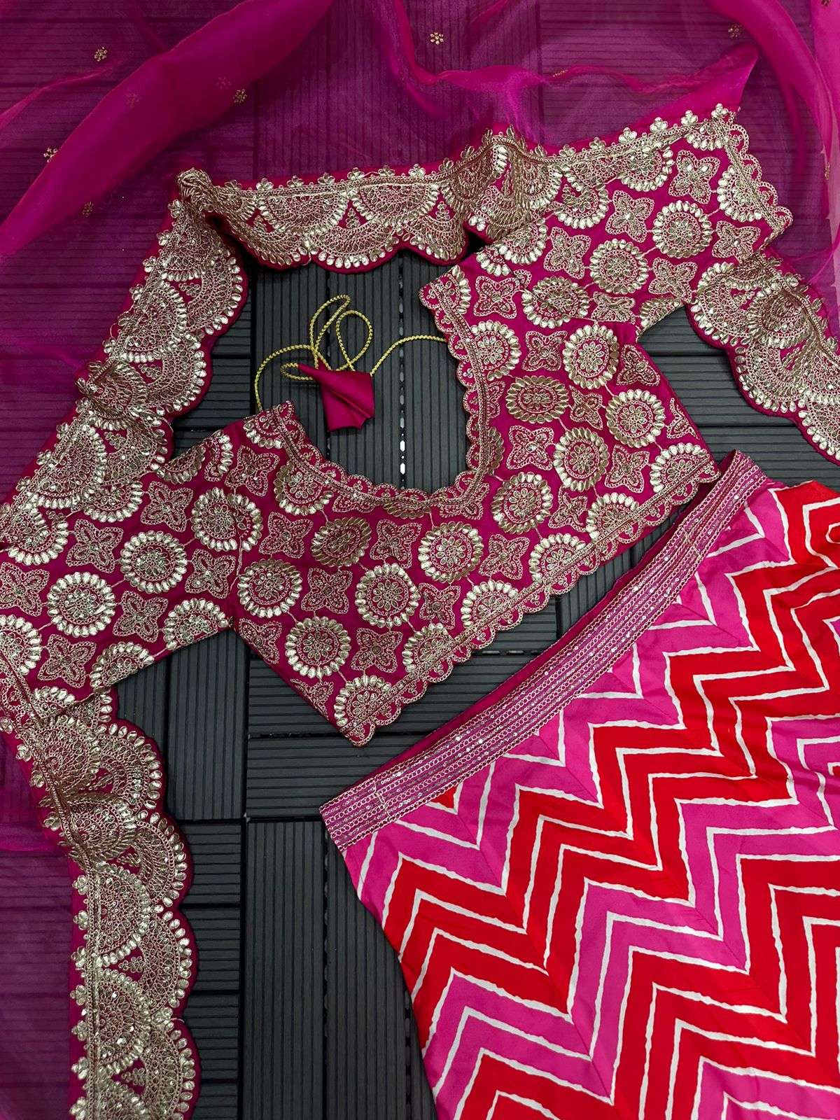 HB 90 LEHENGA CHOLI