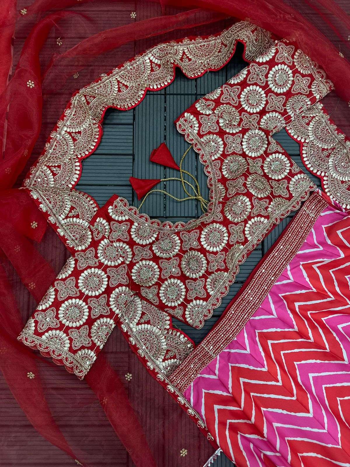 HB 90 LEHENGA CHOLI