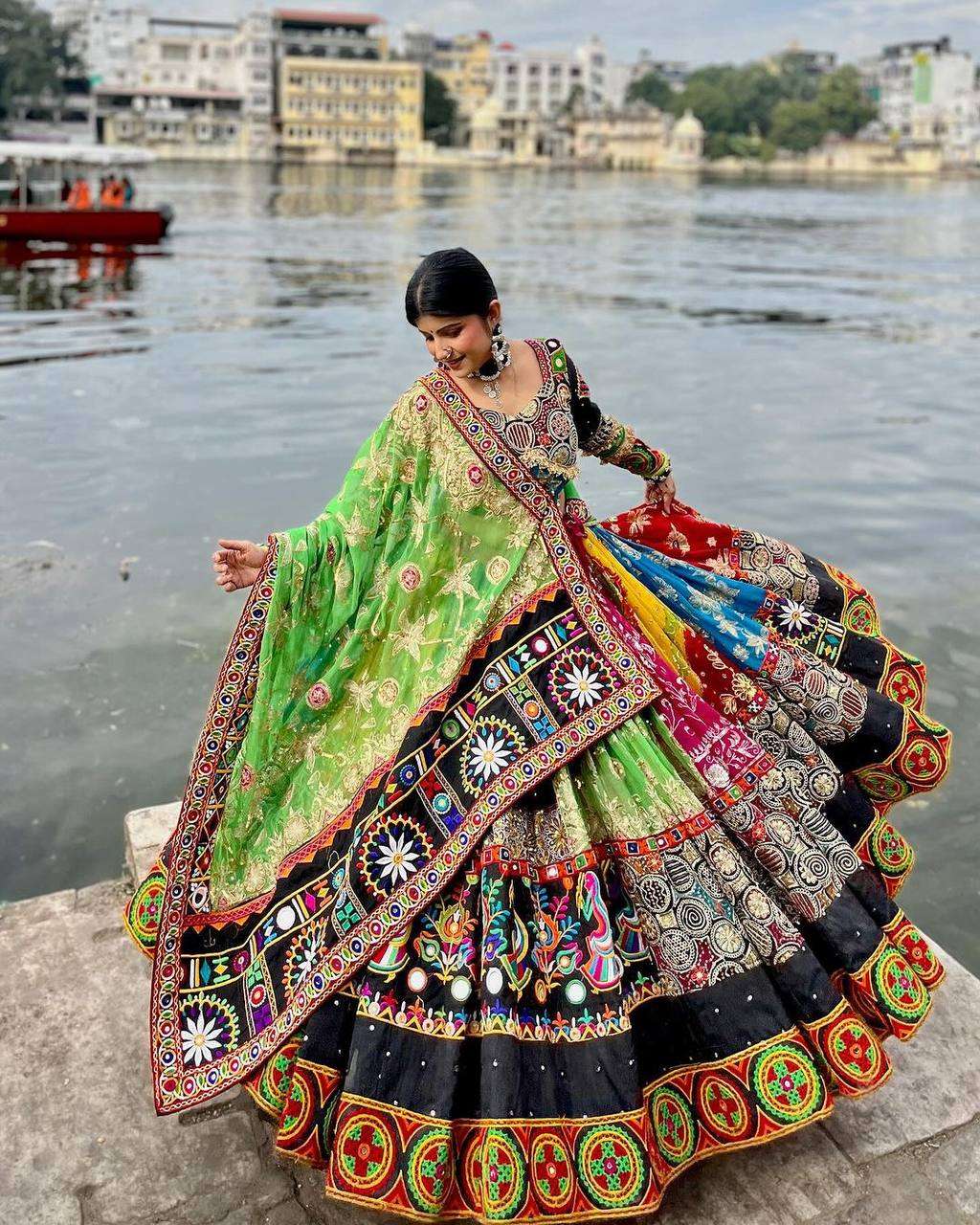LC 1184 LEHENGA CHOLI 