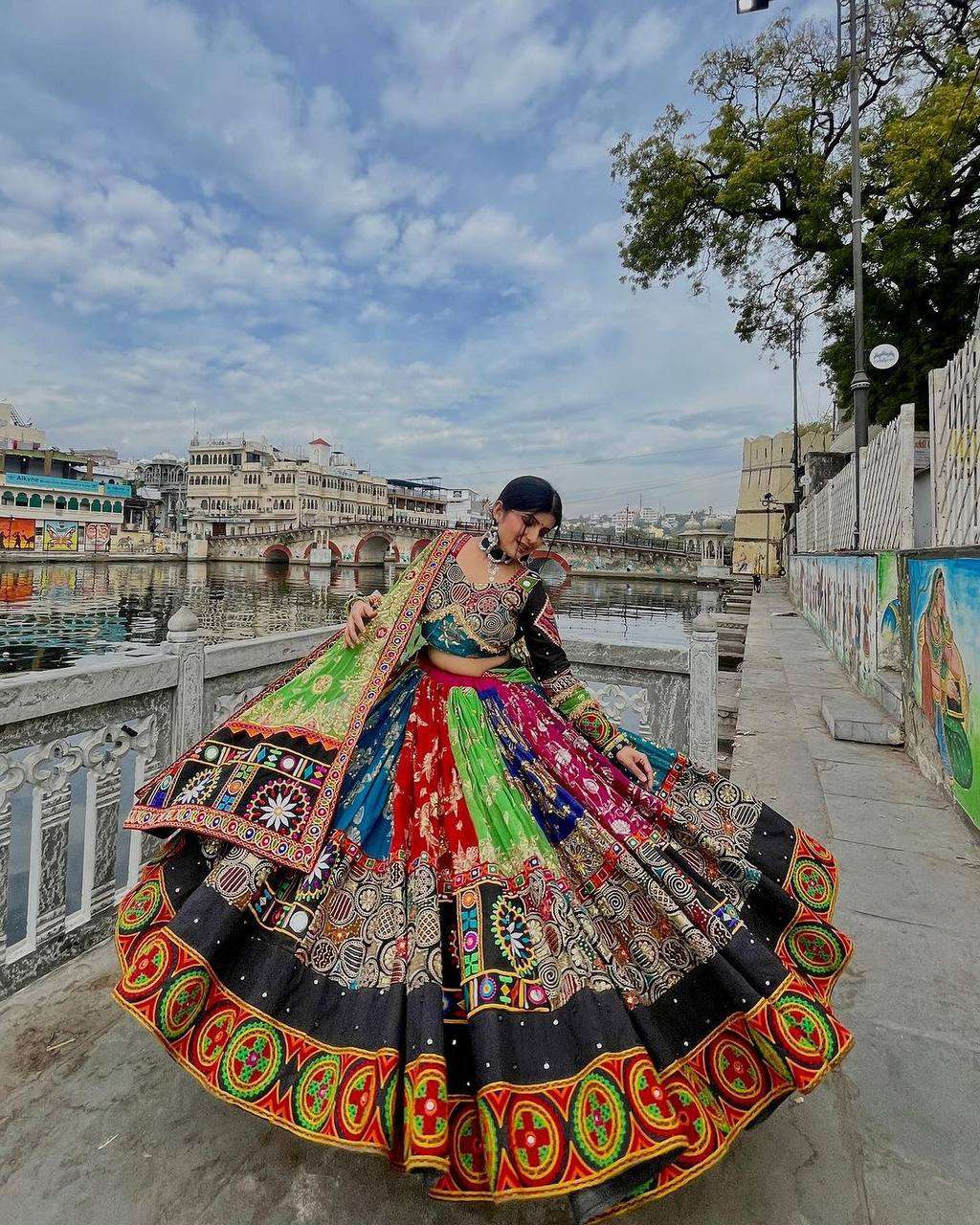 LC 1184 LEHENGA CHOLI 