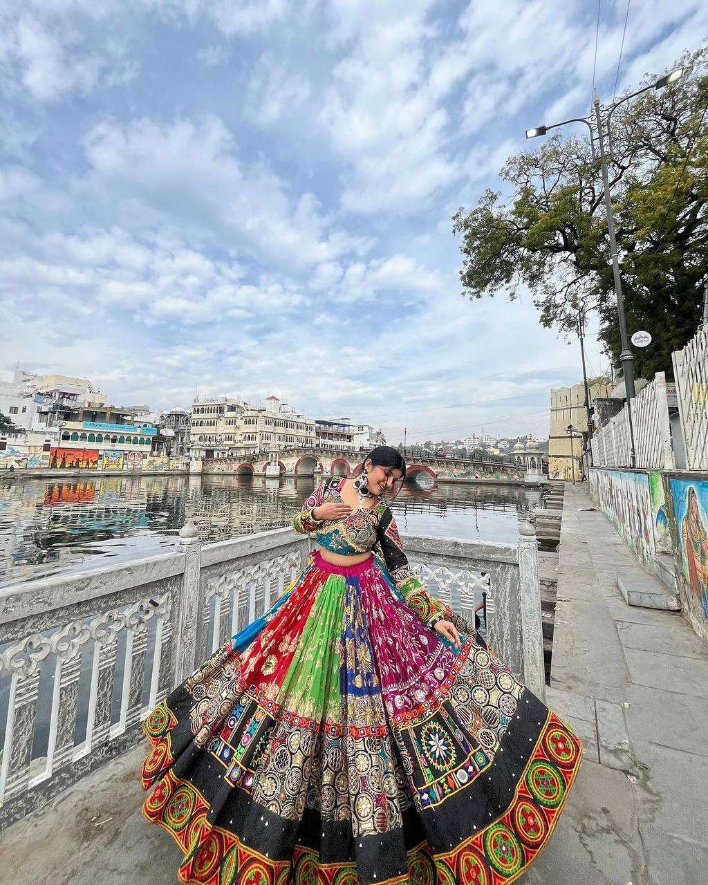 LC 1184 LEHENGA CHOLI 
