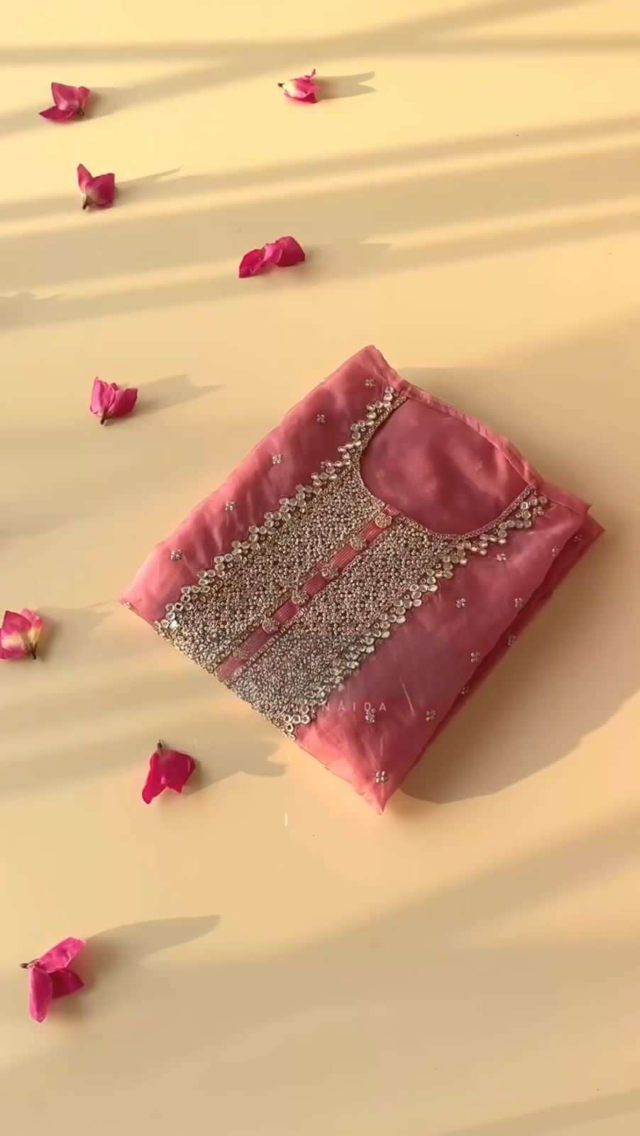 LG 1803 PAKISTANI STYLE SUIT