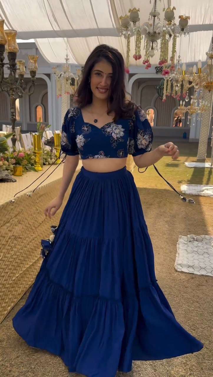 LG 605 LEHENGA CHOLI 