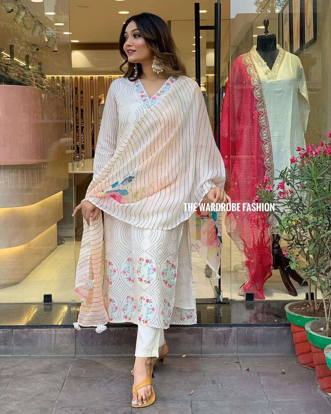 MRT WHITE KURTI SET