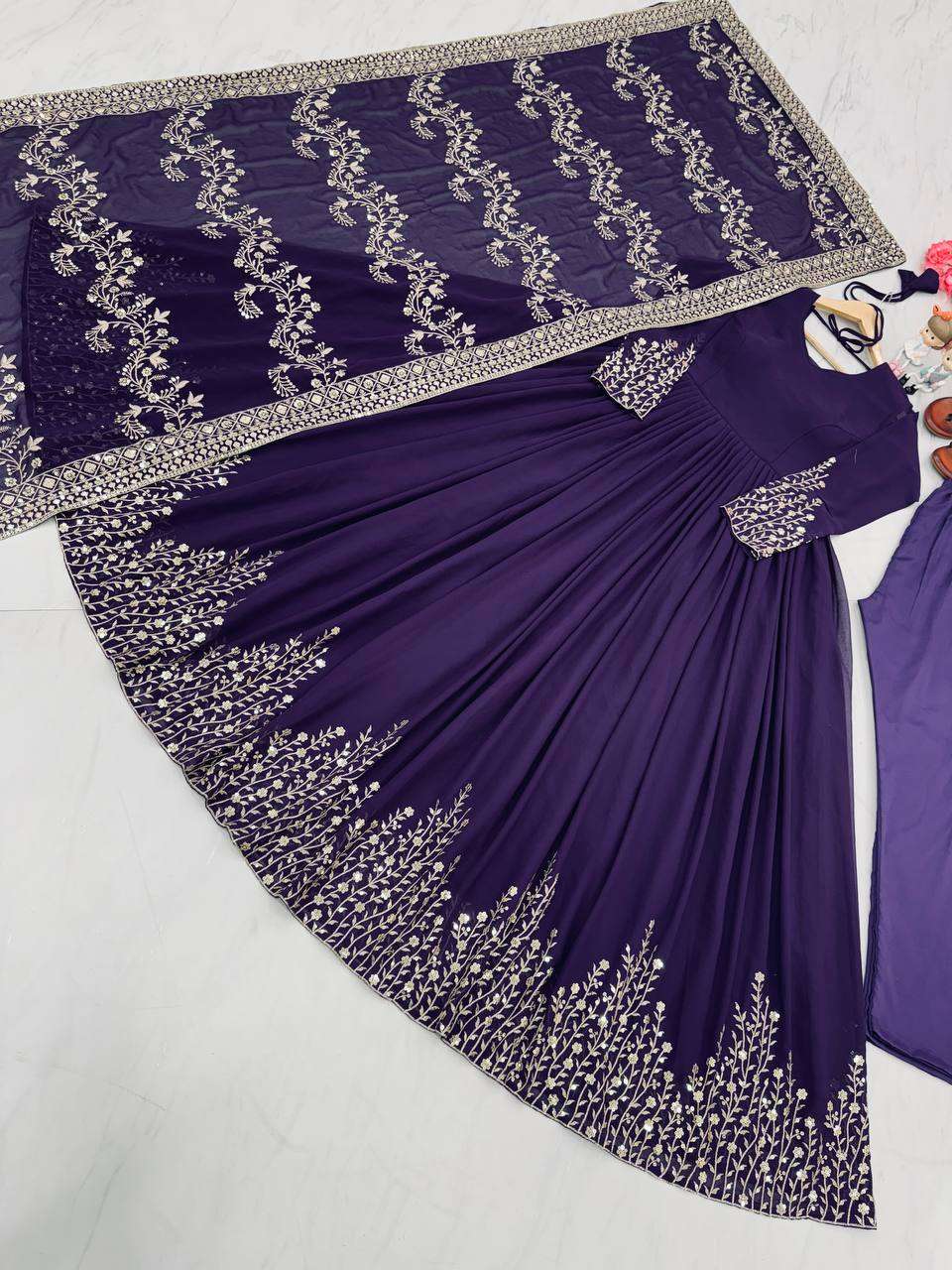 PD 1038 GOWN SET