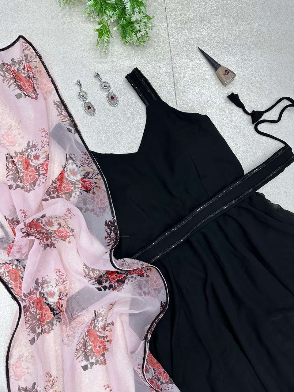 SC 19 GOWN SET