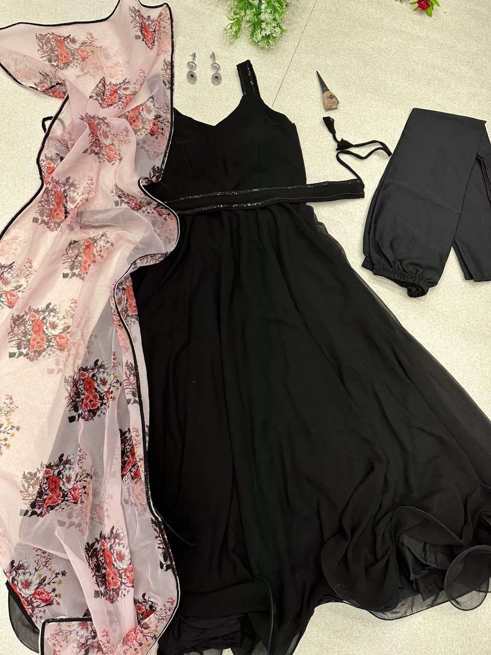SC 19 GOWN SET