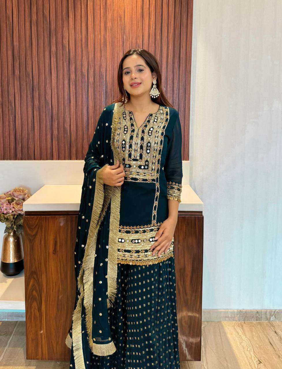 SRK 5116 SHARARA SUIT