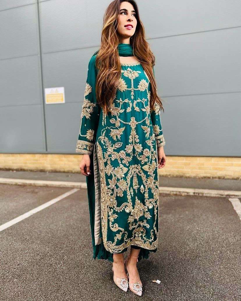 ST 124 PAKISTANI STYLE SUIT