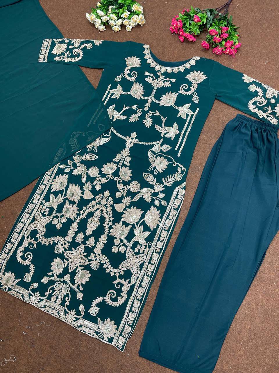 ST 124 PAKISTANI STYLE SUIT