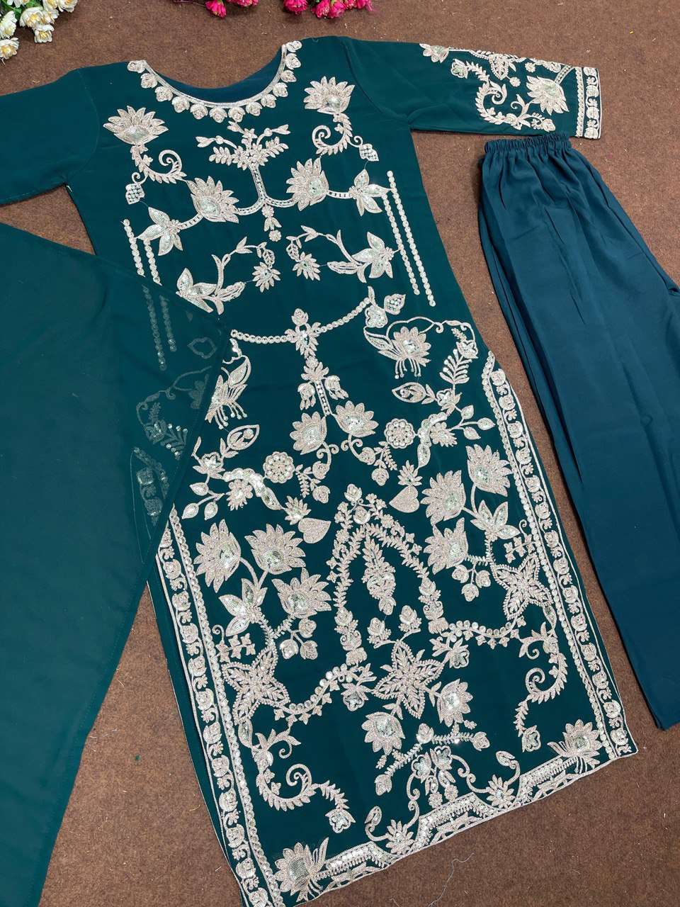 ST 124 PAKISTANI STYLE SUIT