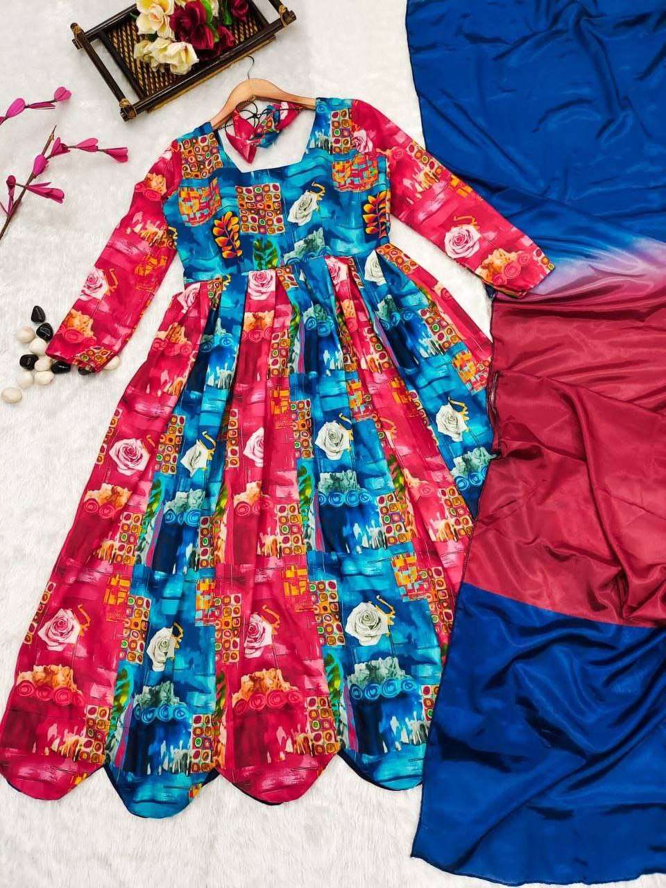 VAD 732 GOWN SET
