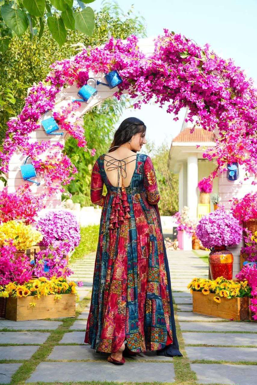 VAD 732 GOWN SET