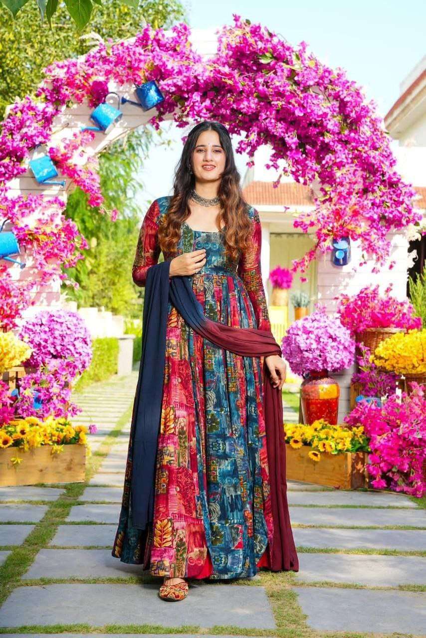 VAD 732 GOWN SET