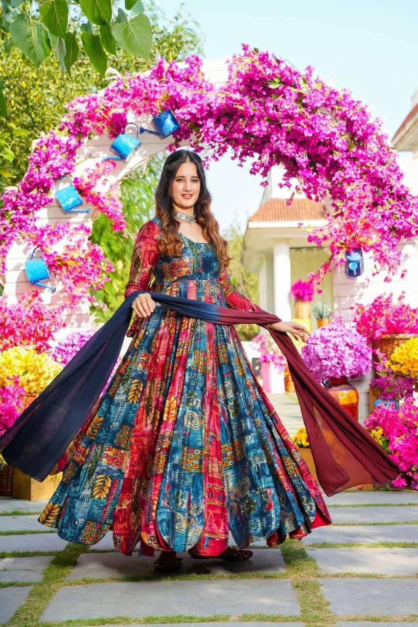 VAD 732 GOWN SET