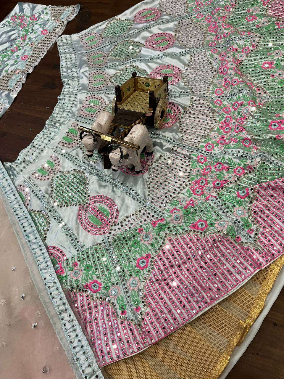 BD 1572 LEHENGA CHOLI