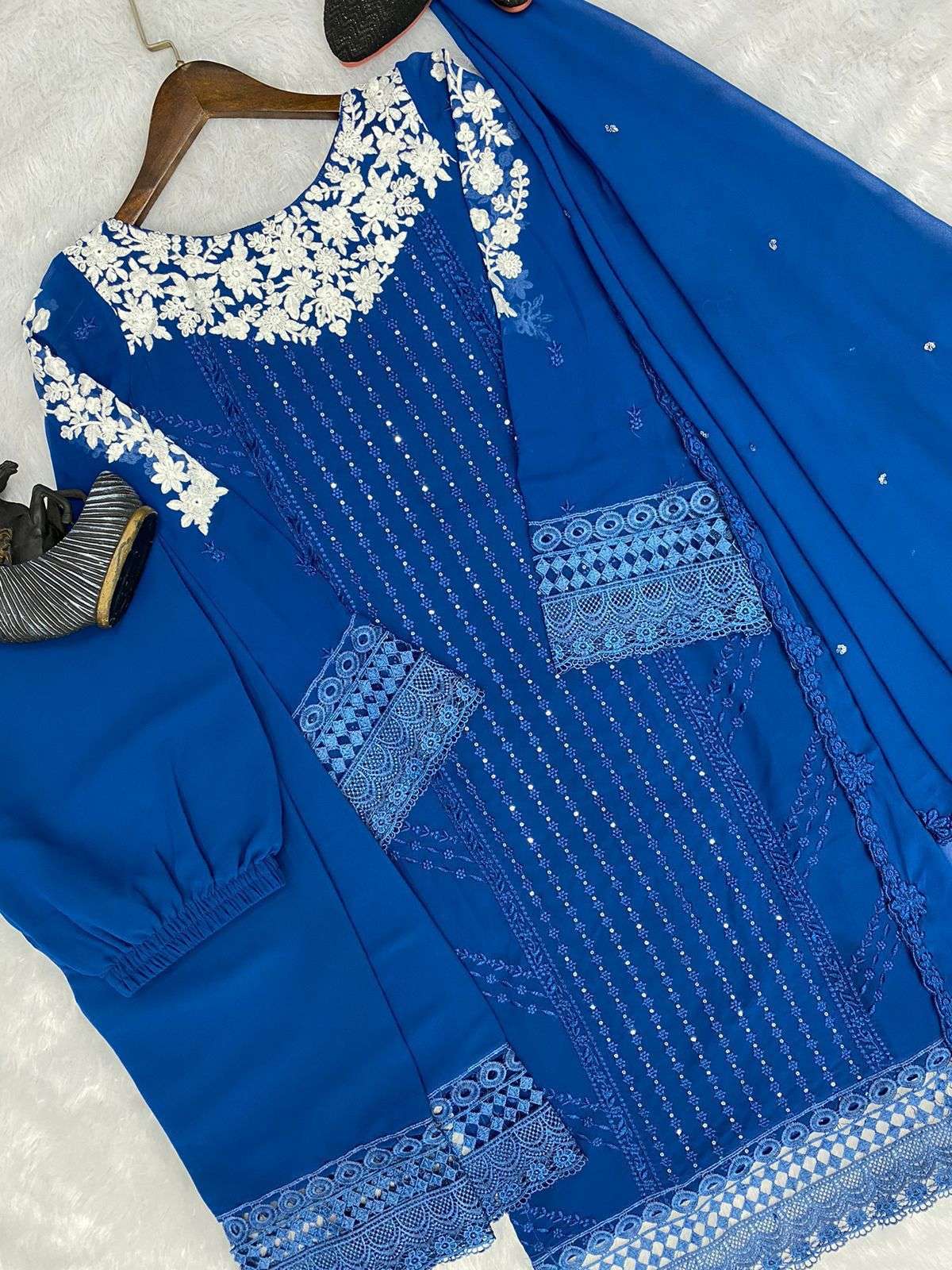 BE 128 KURTI SET
